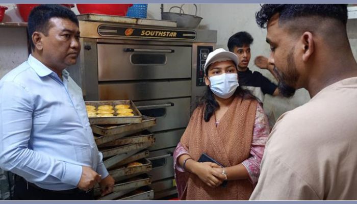 নগরীর দুই বেকারিতে অভিযান, ৬৫ হাজার টাকা জরিমানা