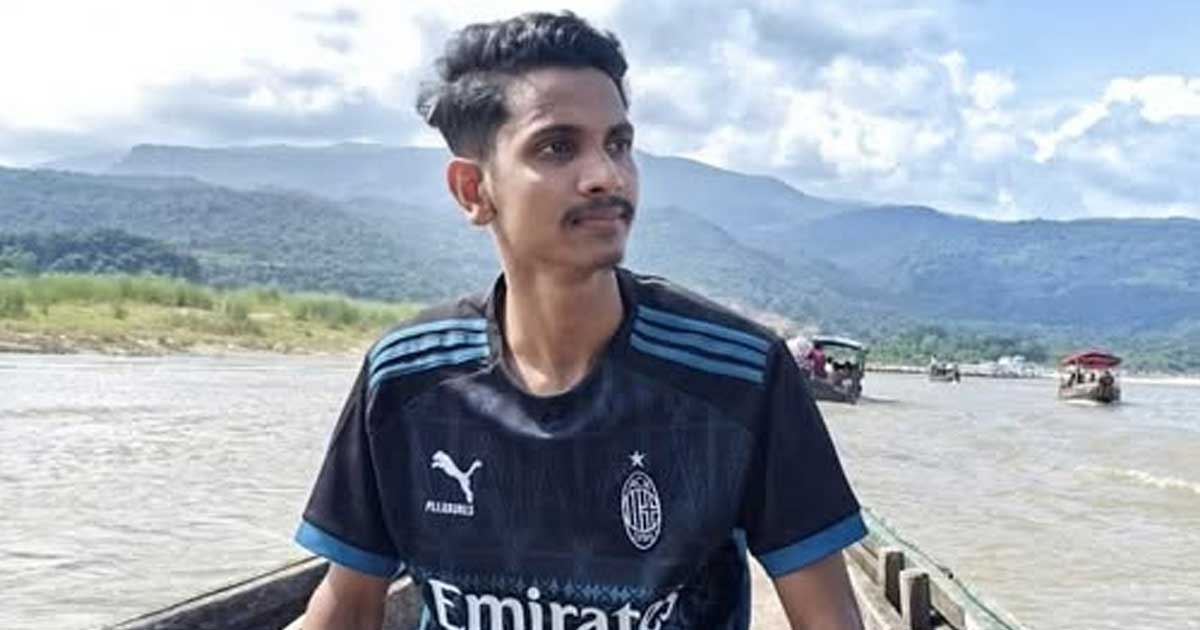 চবিতে খেলা শেষে ঢলে পড়লেন শিক্ষার্থী