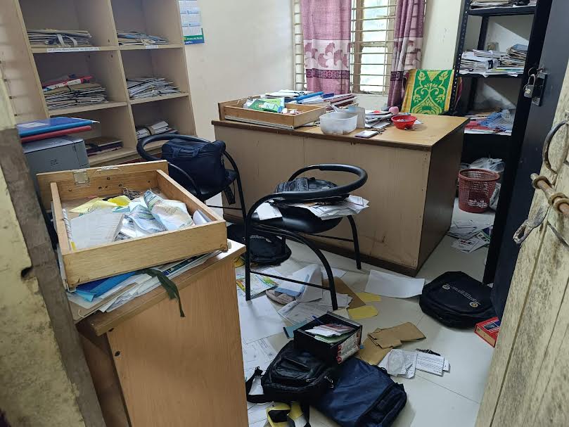 আনোয়ারায় হাসপাতালে চোরের হানা, নিয়ে গেল গুরুত্বপূর্ণ সরঞ্জাম