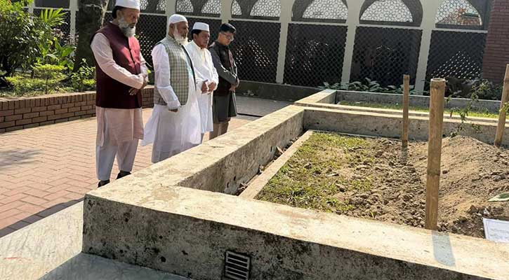 হাদির কবর জিয়ারতে নগর জামায়াত আমির