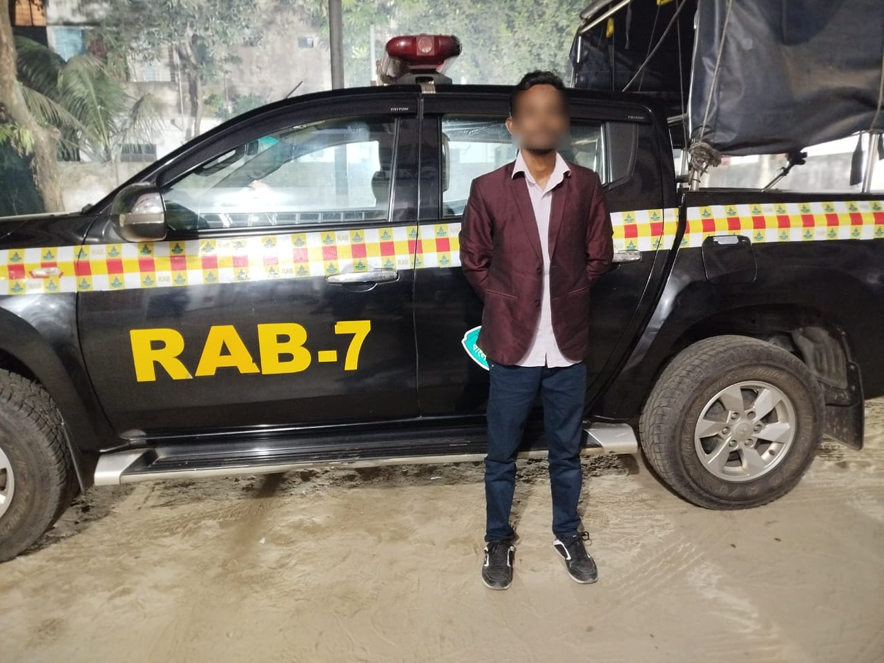 ফেনী ডাকাতি মামলার সন্দিগ্ধ পলাতক আসামী মেহেদি হাসান ইমন গ্রেফতার 