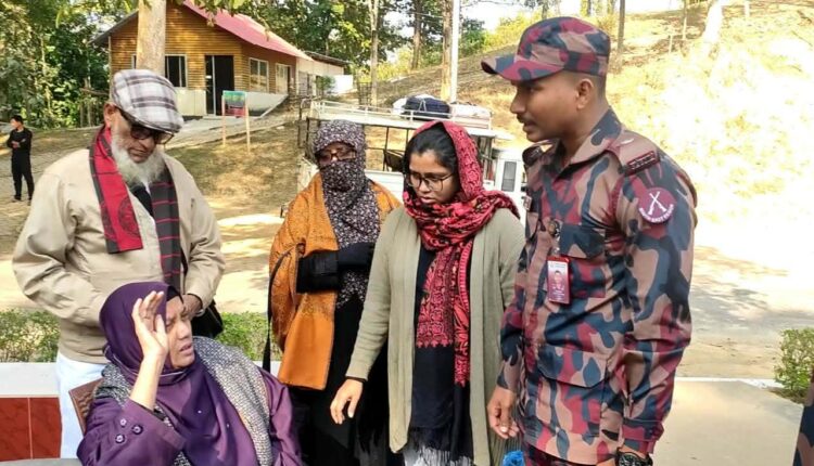 সাজেকগামী অসুস্থ পর্যটককে জরুরি চিকিৎসায় বিজিবি