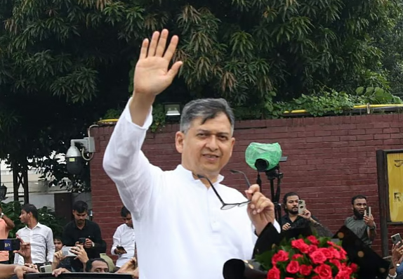 দীর্ঘ ১৪ বছর পর নিজ নির্বাচনী এলাকা কাল থেকে গণসংযোগে নামছেন সালাহউদ্দিন আহমেদ