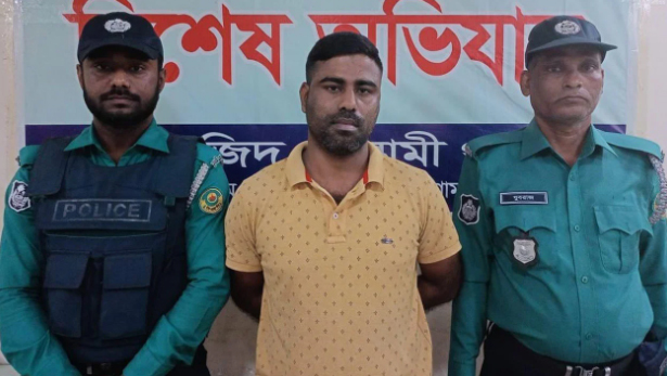 এবার জামিন পেয়ে জেল থেকে মুক্তির আগেই অপরাধ চক্রে সন্ত্রাসী সবুজ
