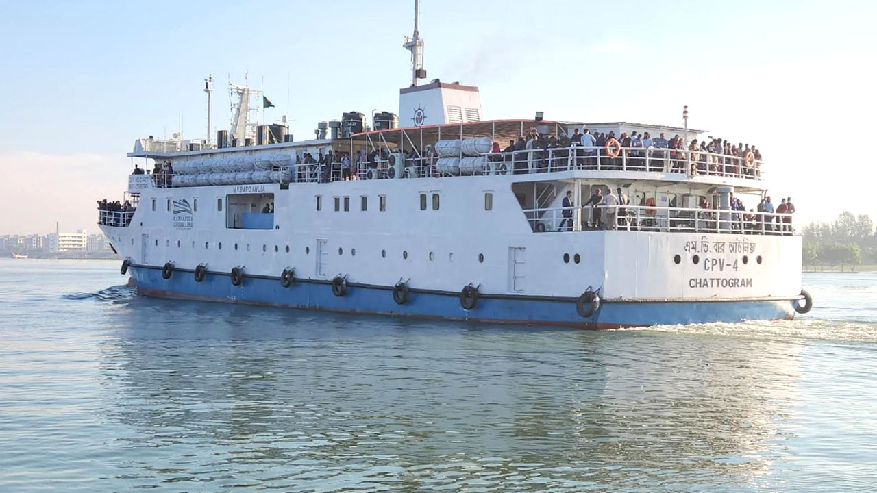 অগ্রিম টিকিট জালিয়াতি চক্র : অন্যের নামে সেন্টমার্টিন ভ্রমণ করা যাবে না, কঠোর অবস্থানে প্রশাসন