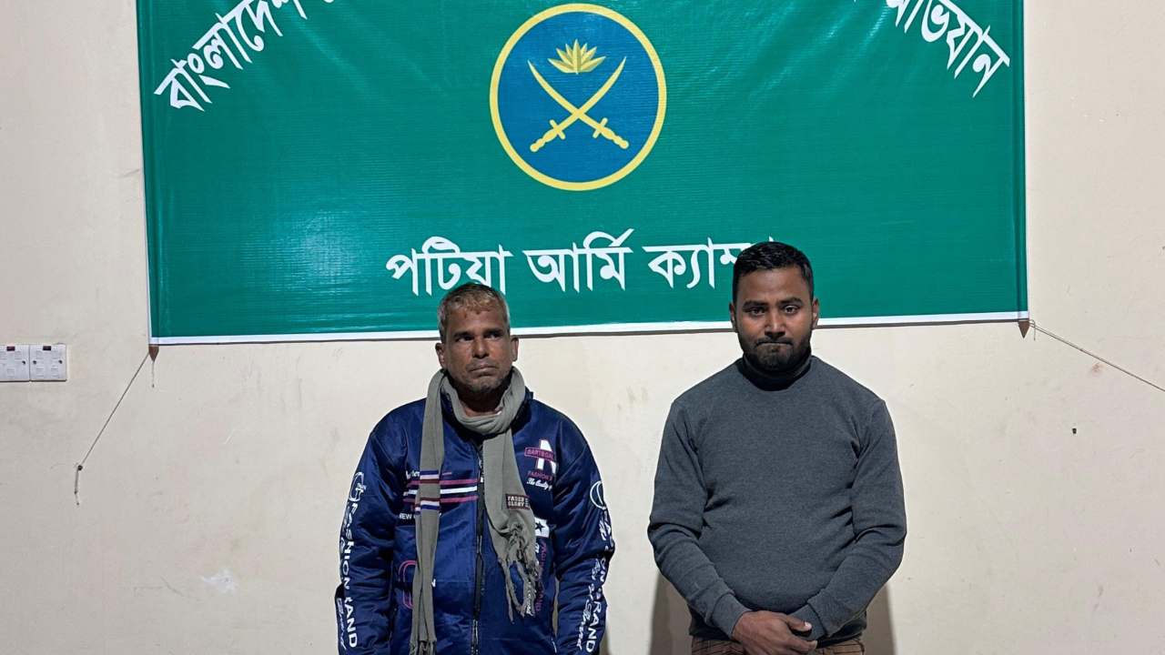 চট্টগ্রামে সেনাবাহিনীর অভিযান, দেশীয় অস্ত্রসহ আটক ২