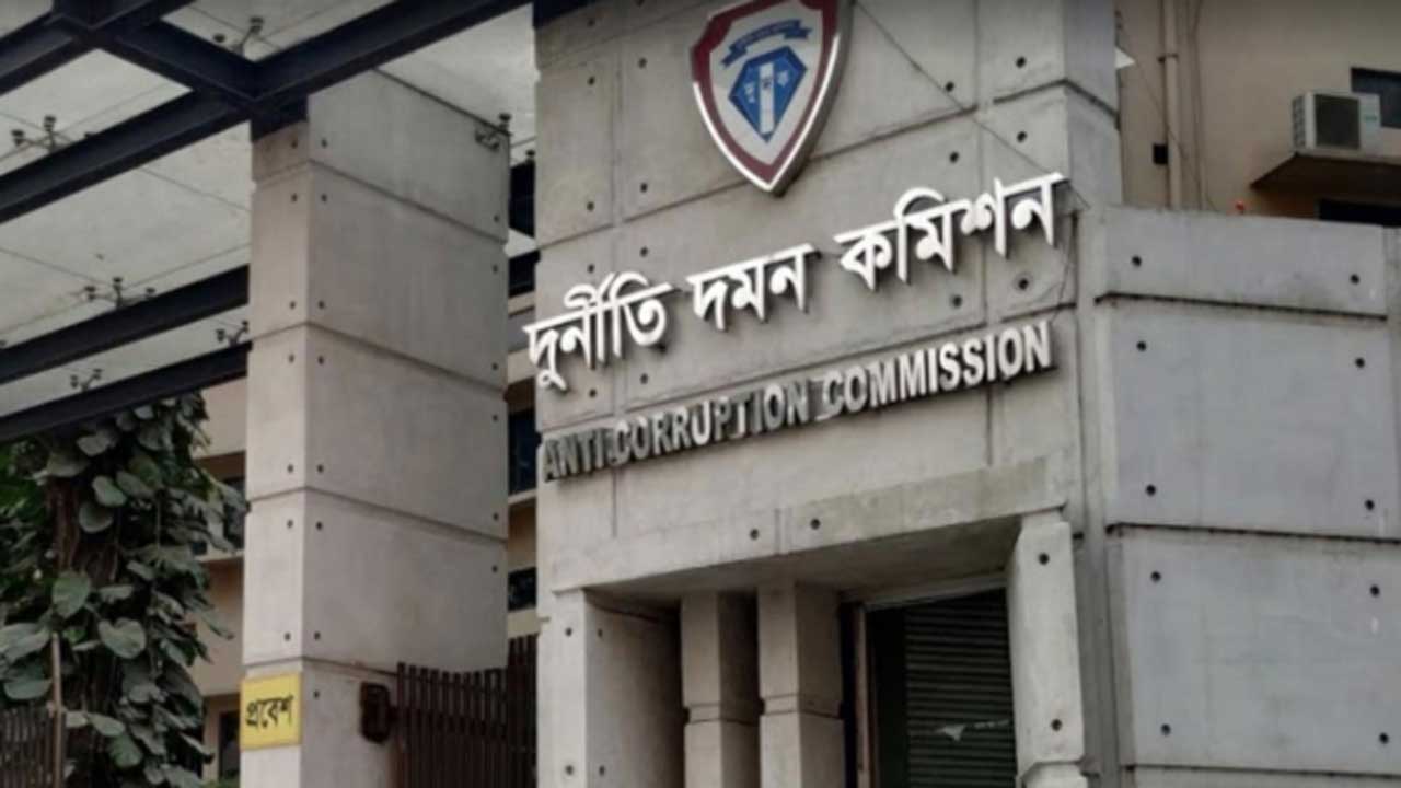 দুদকের ২ মামলা : সাবেক পুলিশ কর্মকর্তা হামিদুল পরিবারের ৬১ কোটি টাকার অবৈধ সম্পদ