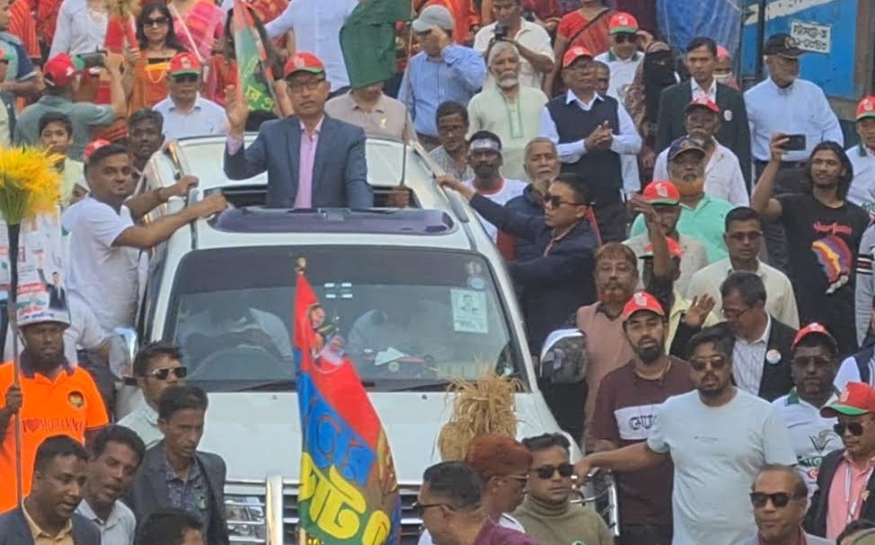 রাঙামাটিতে বিএনপি প্রার্থীর বিশাল গণমিছিল, নির্বাচনী মাঠে জমে উঠেছে লড়াই
