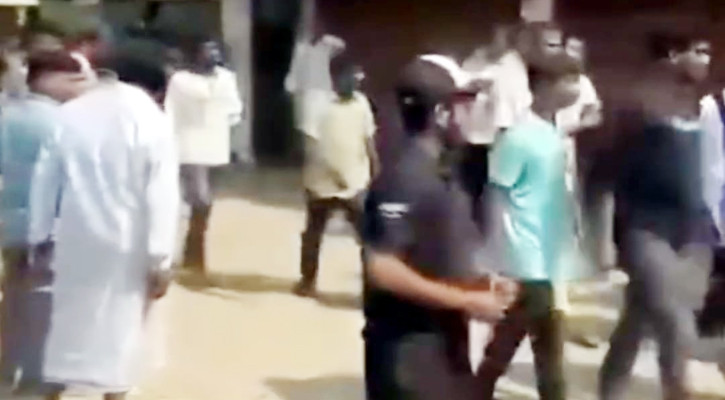 ফটিকছড়িতে বিএনপি-জামায়াত সমর্থকদের ধাওয়া-পাল্টা ধাওয়া