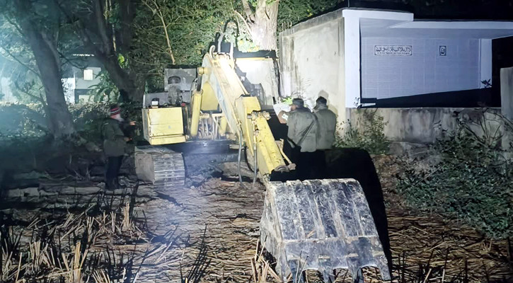 আভিযানিক দলের তথ্য পাচার, যুবকের কারাদণ্ড