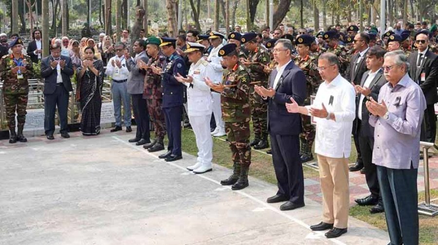 পিলখানা হত্যাকাণ্ডে শহীদ সেনা কর্মকর্তাদের প্রতি রাষ্ট্রপতি ও প্রধানমন্ত্রীর শ্রদ্ধা