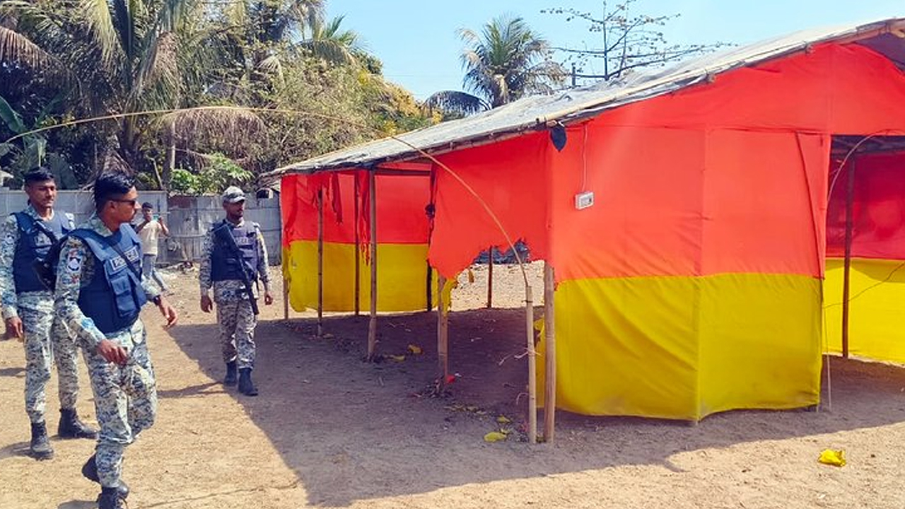 টেকনাফে দাঁড়িপাল্লার অস্থায়ী নির্বাচনী কার্যালয়ে অগ্নিসংযোগ