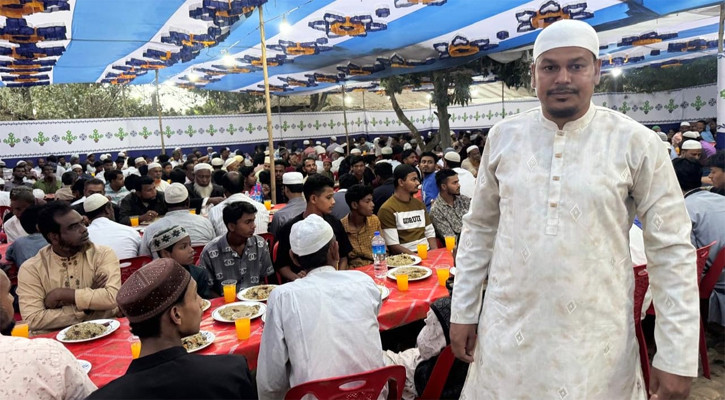 ভূজপুরে রোজাদারদের সম্মিলিত ইফতার