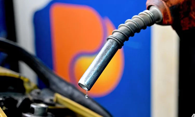এপ্রিল মাসেও আগের দামেই মিলবে জ্বালানি তেল