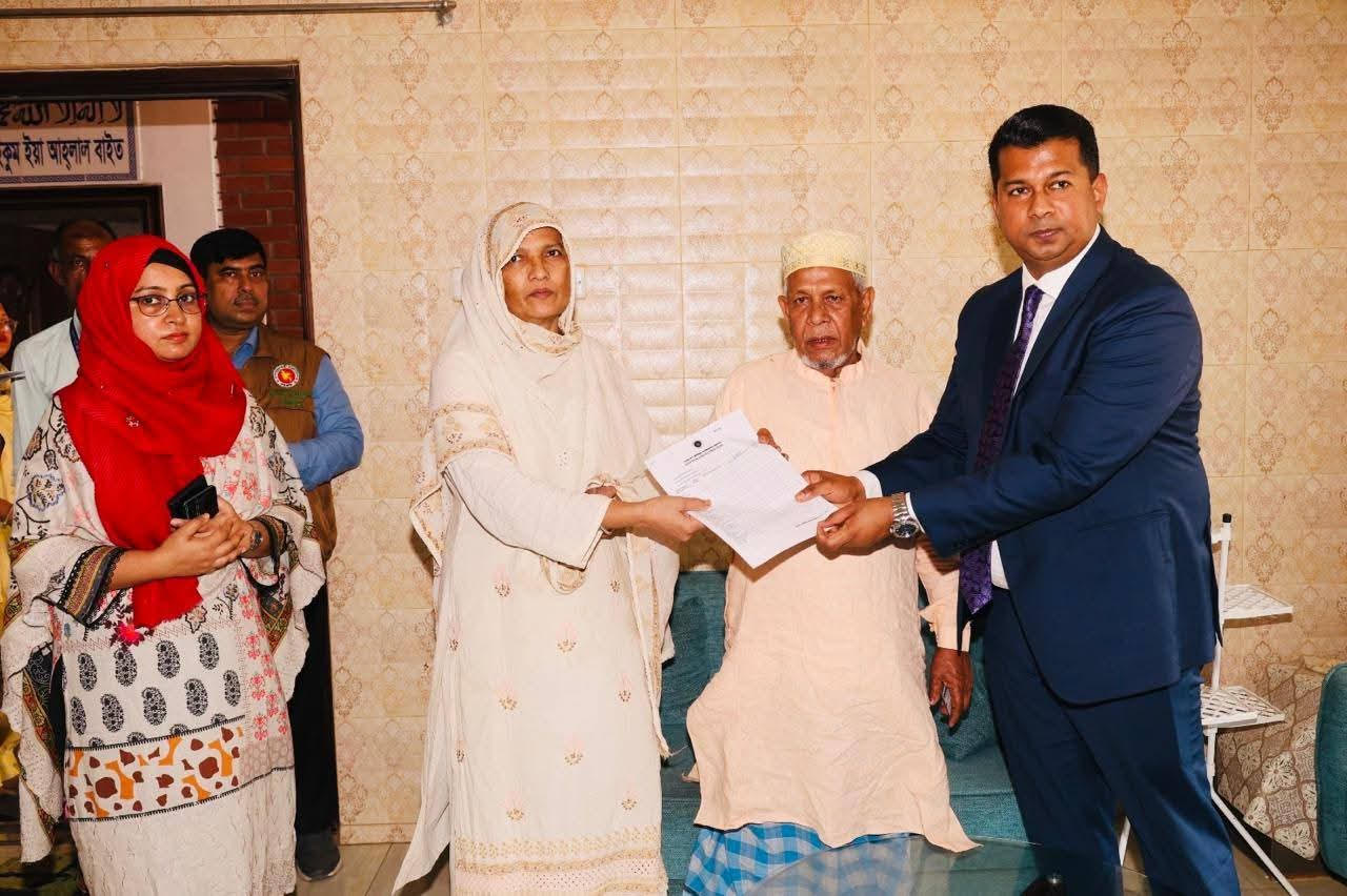 ফ্যামিলি কার্ড’ কার্যক্রমে ‘জিরো এরর’ ঘোষণা করলেন চট্টগ্রাম জেলা প্রশাসক 