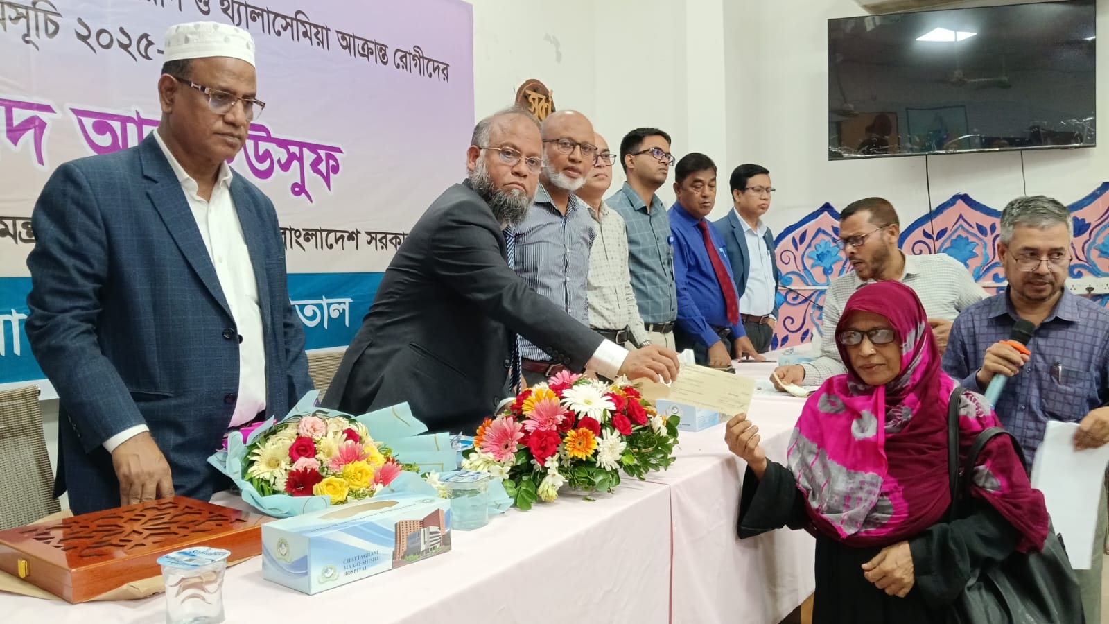 সমাজকল্যাণ মন্ত্রণালয় থেকে ক্যান্সার, কিডনিসহ ৬টি রোগে আক্রান্ত ৪৮ জন রোগীকে চেক বিতরণ