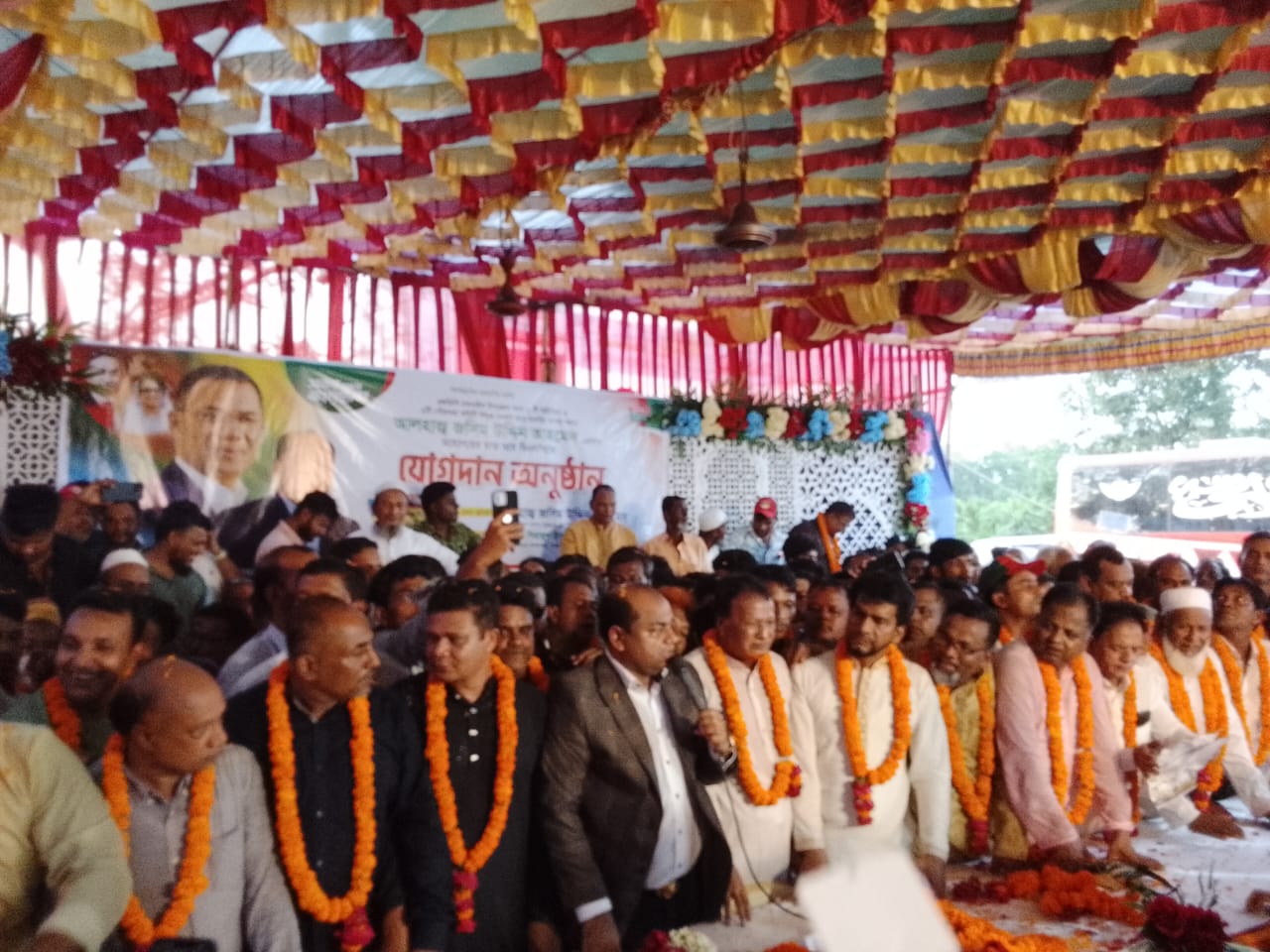  চন্দনাইশে সহস্রাধিক এলডিপি নেতাকর্মীর বিএনপিতে যোগদান : ঘরের ছেলে ঘরে ফিরেছে জসিম আহমেদ এমপি