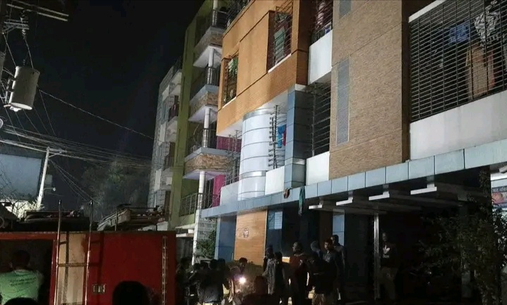 কাজির দেউড়িতে স্কুলছাত্রীর ঝুলন্ত মরদেহ উদ্ধার