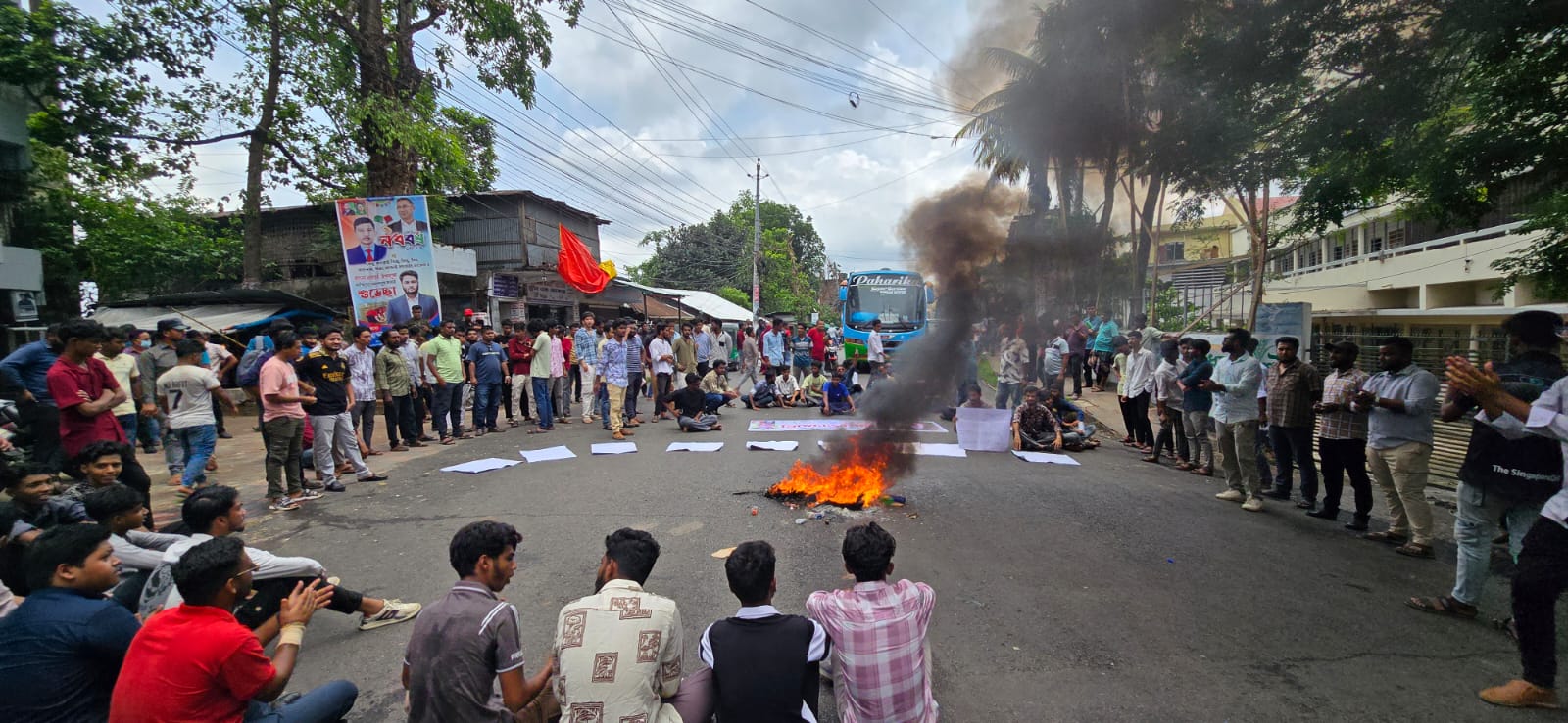 রাঙামাটিতে ছাত্রদলের কমিটি নিয়ে বিক্ষোভ, সড়ক অবরোধ; ২৪ ঘন্টার আল্টিমেটাম
