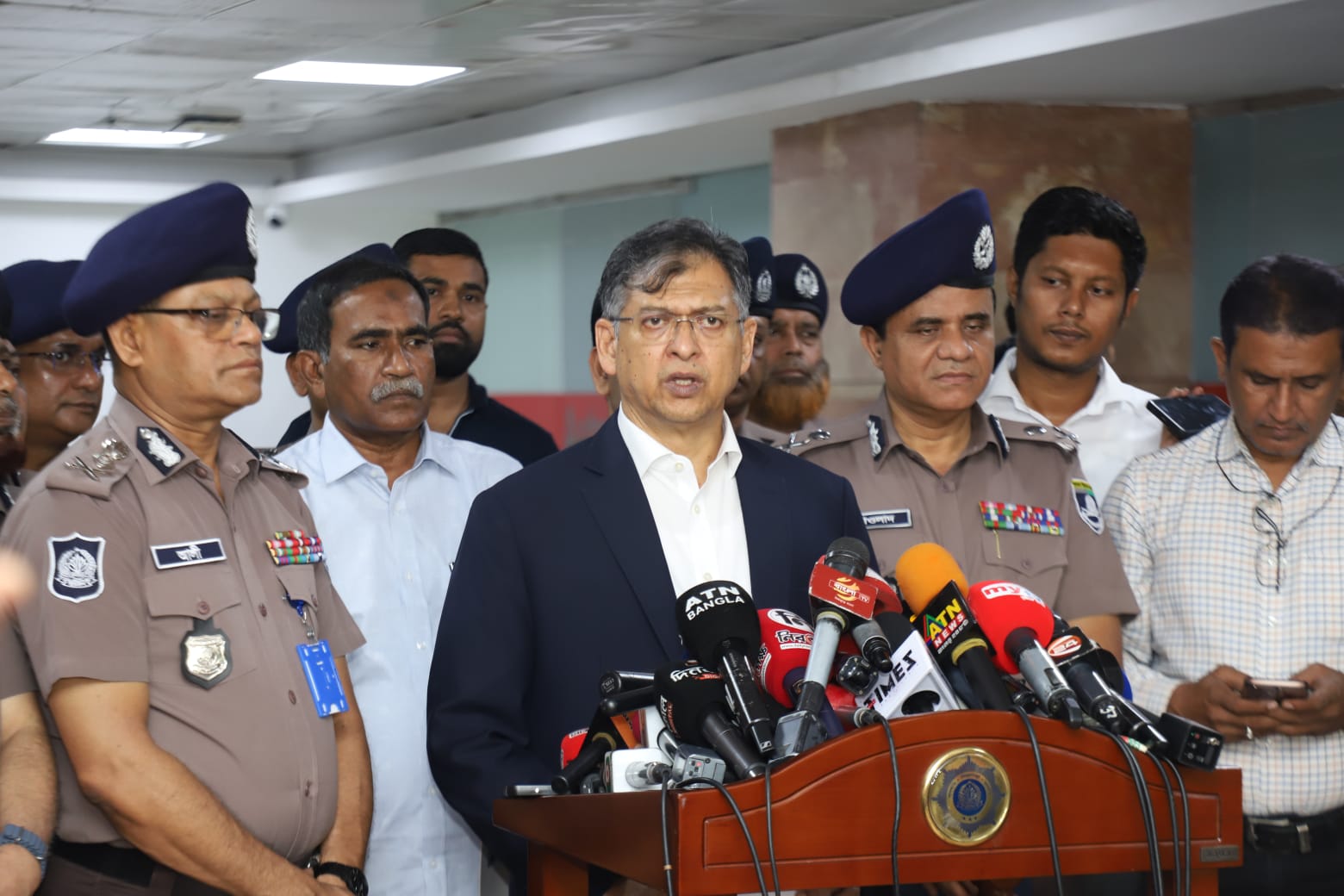 সন্ত্রাস, মাদক ও চাঁদাবাজির বিরুদ্ধে জিরো টলারেন্স : স্বরাষ্ট্রমন্ত্রী  