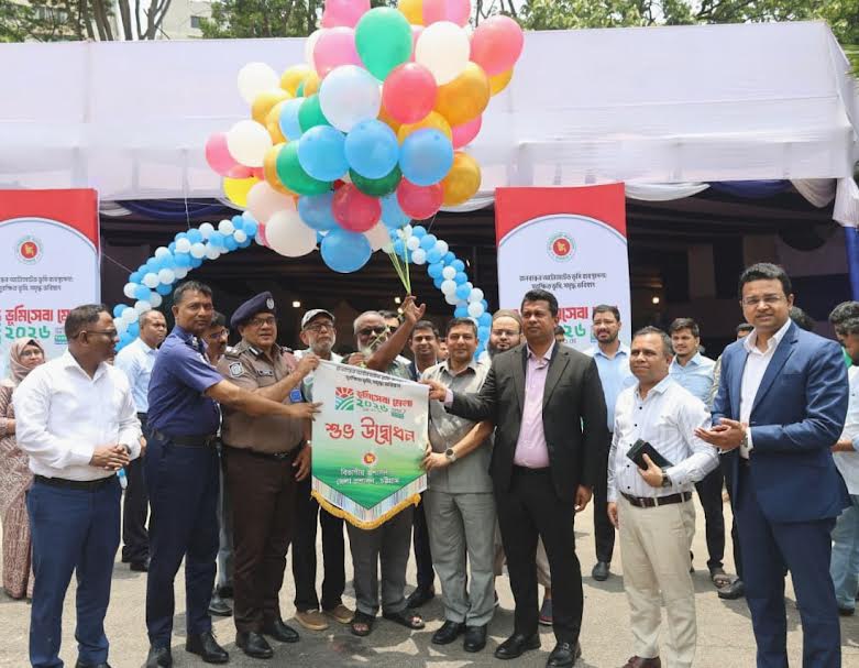চট্টগ্রামে ৩ দিনব্যাপী ‘ভূমিসেবা মেলা’র উদ্বোধন
