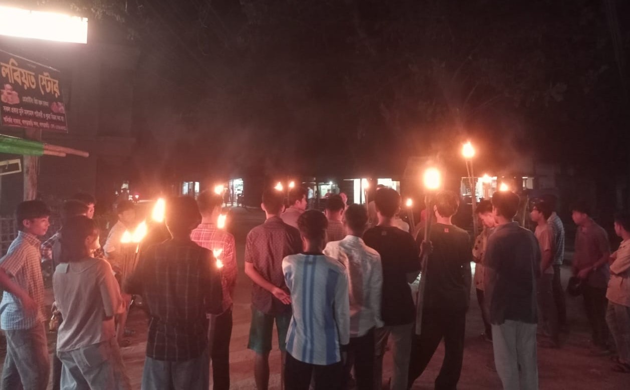 বান্দরবানে ৫বছরের শিশুকে ধর্ষণসহ সারাদেশে ধর্ষণ-হত্যার বিরুদ্ধে  খাগড়াছড়িতে মশাল মিছিল