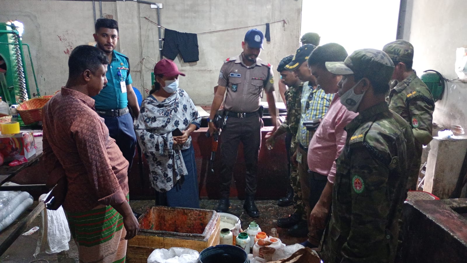 চান্দগাঁও এলাকার আলিফা ও আম্মাজান আইসক্রিম ফ্যাক্টরীসহ তিন প্রতিষ্ঠানকে ৮১ হাজার টাকা জরিমানা 