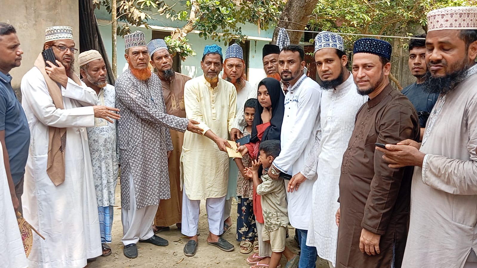 মরহুম মাওলানা মাহবুবুর রহমানের পরিবারকে নগদ অর্থ সহায়তা প্রদান