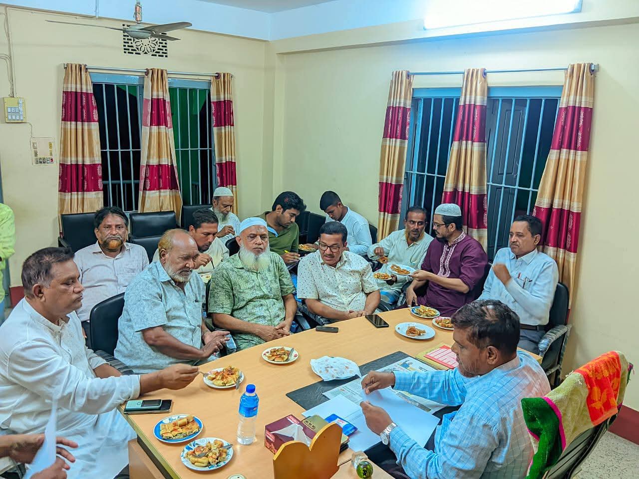  কুতুবদিয়ার বড়ঘোপ বাজার কমিটির সভা অনুষ্ঠিত : মরহুম আজিজুল হকসহ প্রয়াতদের স্মরণে শোক প্রকাশ
