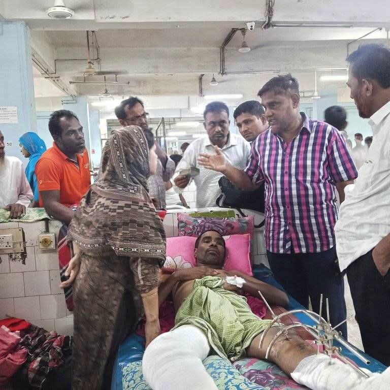  কুতুবদিয়ায় আহত ব্যবসায়ীকে বাঁচাতে ছোটন চেয়ারম্যান এর মানবিক উদ্যোগ, দ্বীপ জুড়ে প্রশংসা
