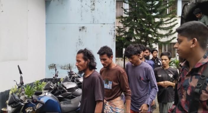 বাংলাদেশে প্রবেশকালে রোহিঙ্গাবাহী নৌকাডুবি উদ্ধার-১৮: নিখোঁজ-১৩