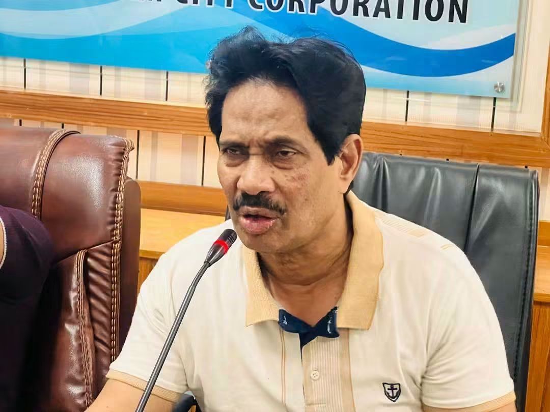 চট্টগ্রাম মোহামেডান স্পোর্টিং ক্লাবের কমিটির আবুল হাশেম বক্কর সভাপতি,  মনজুর আলম সম্পাদক 