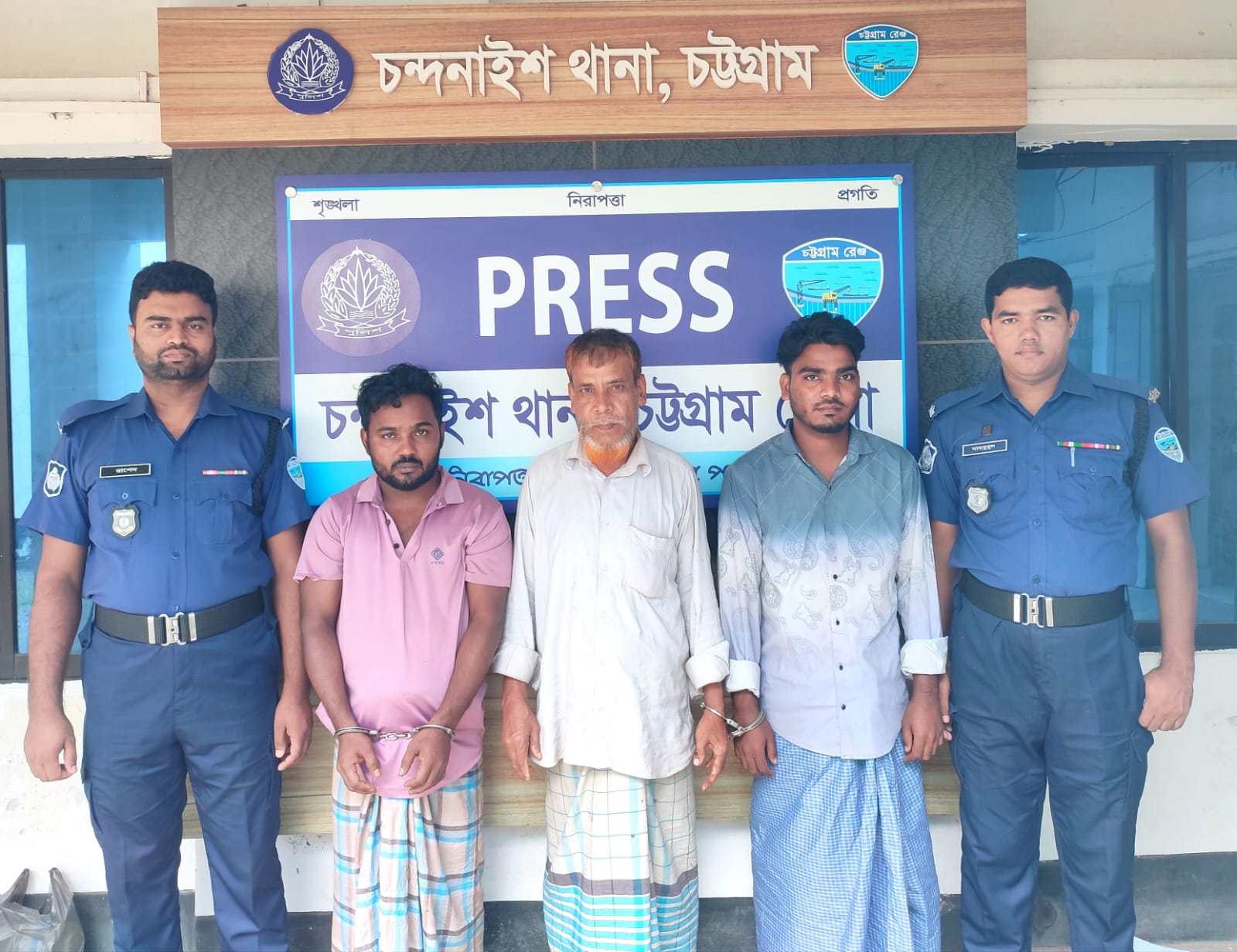 চন্দনাইশে পৃথক মামলায় গ্রেপ্তার ৩