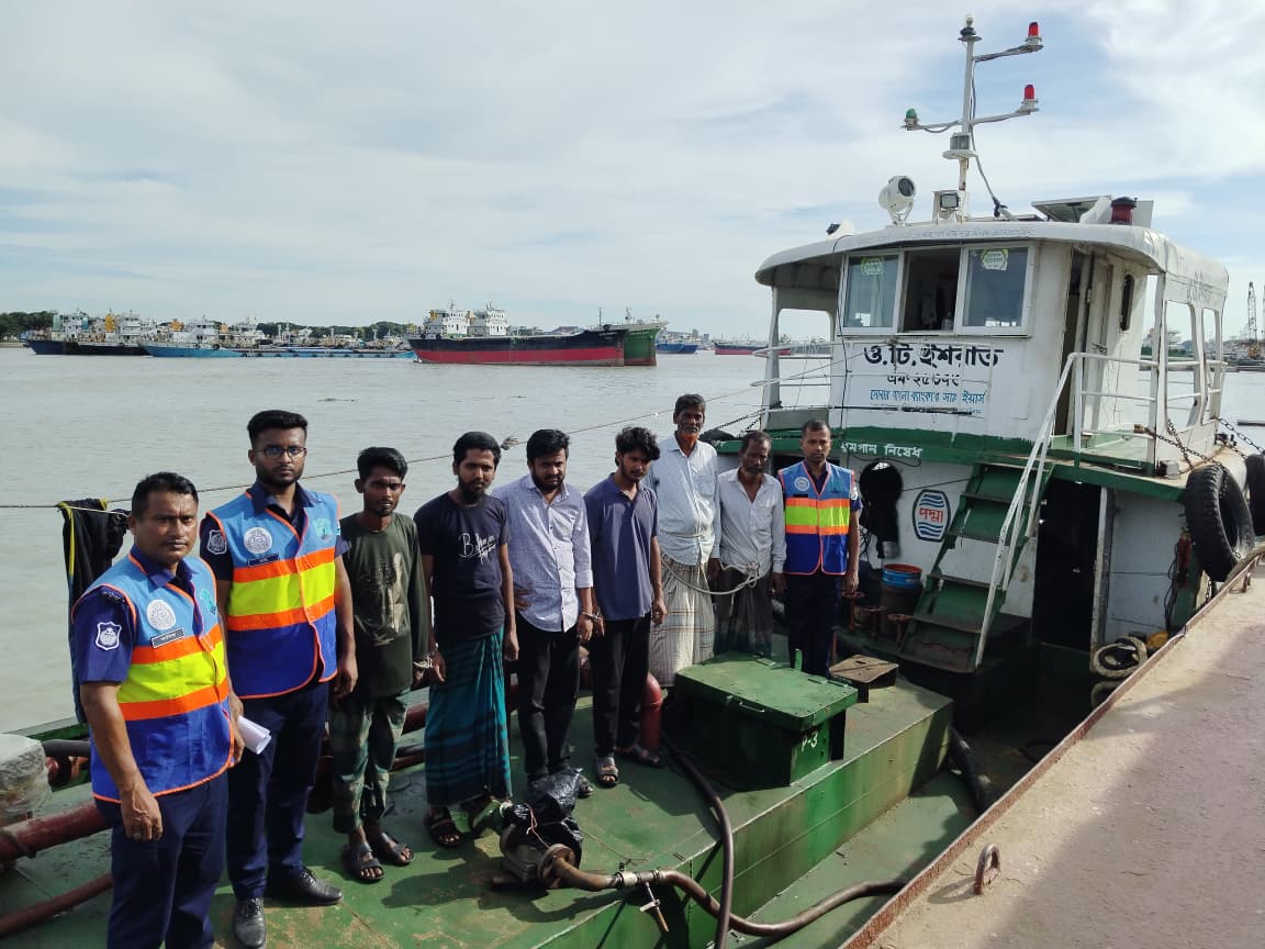 কর্ণফুলী নদীতে কোটি টাকার চোরাই ডিজেল উদ্ধার, গ্রেপ্তার ৬