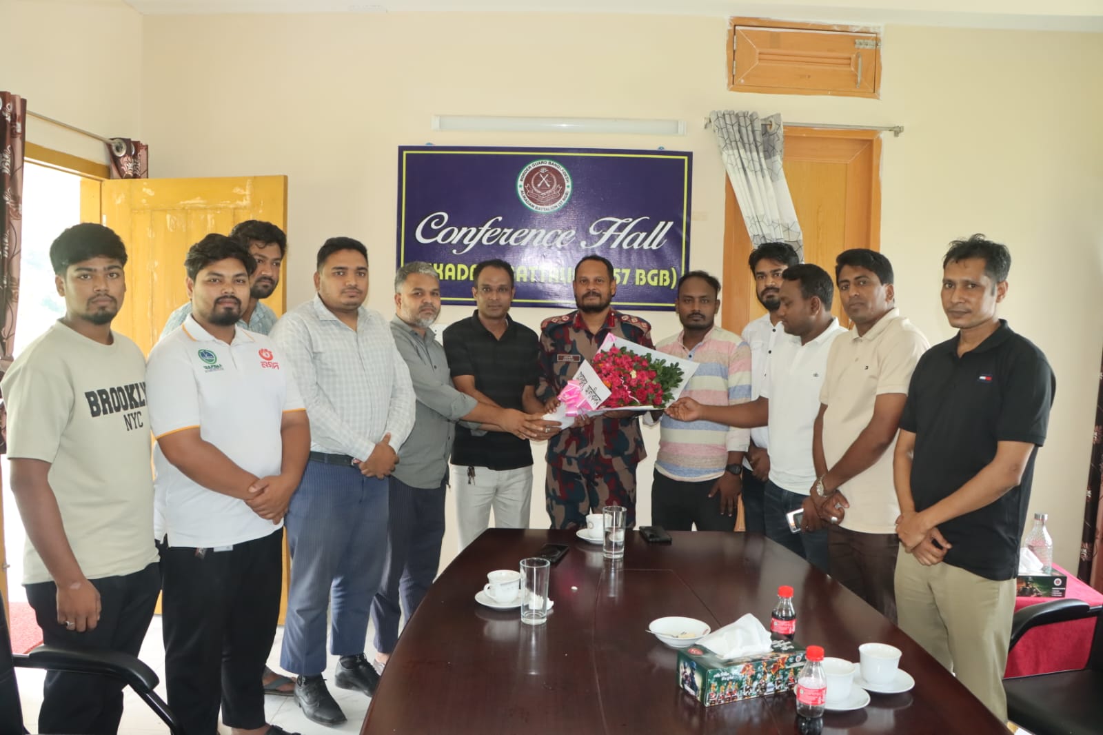 জনস্বার্থে একসঙ্গে কাজের প্রত্যয়: ৫৭ বিজিবি অধিনায়কের সঙ্গে আলীকদম প্রেসক্লাবের মতবিনিময়