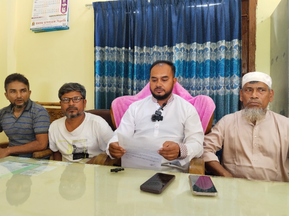 চেয়ারম্যান হারুনের সংবাদ সম্মেলন: মিথ্যা অভিযোগকারীদের বিরুদ্ধে আইনগত ব্যবস্থার আহ্বান