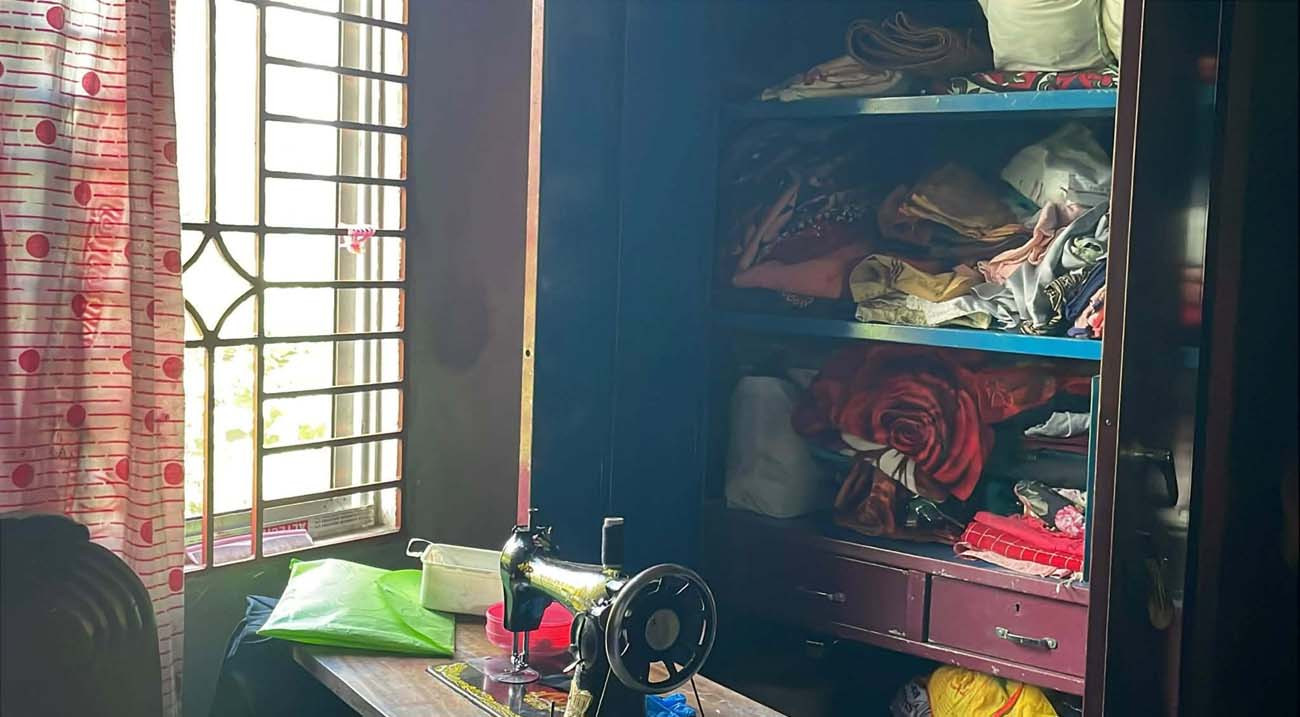 মীরসরাইয়ে প্রবাসীর বাড়িতে ডাকাতের হানা
