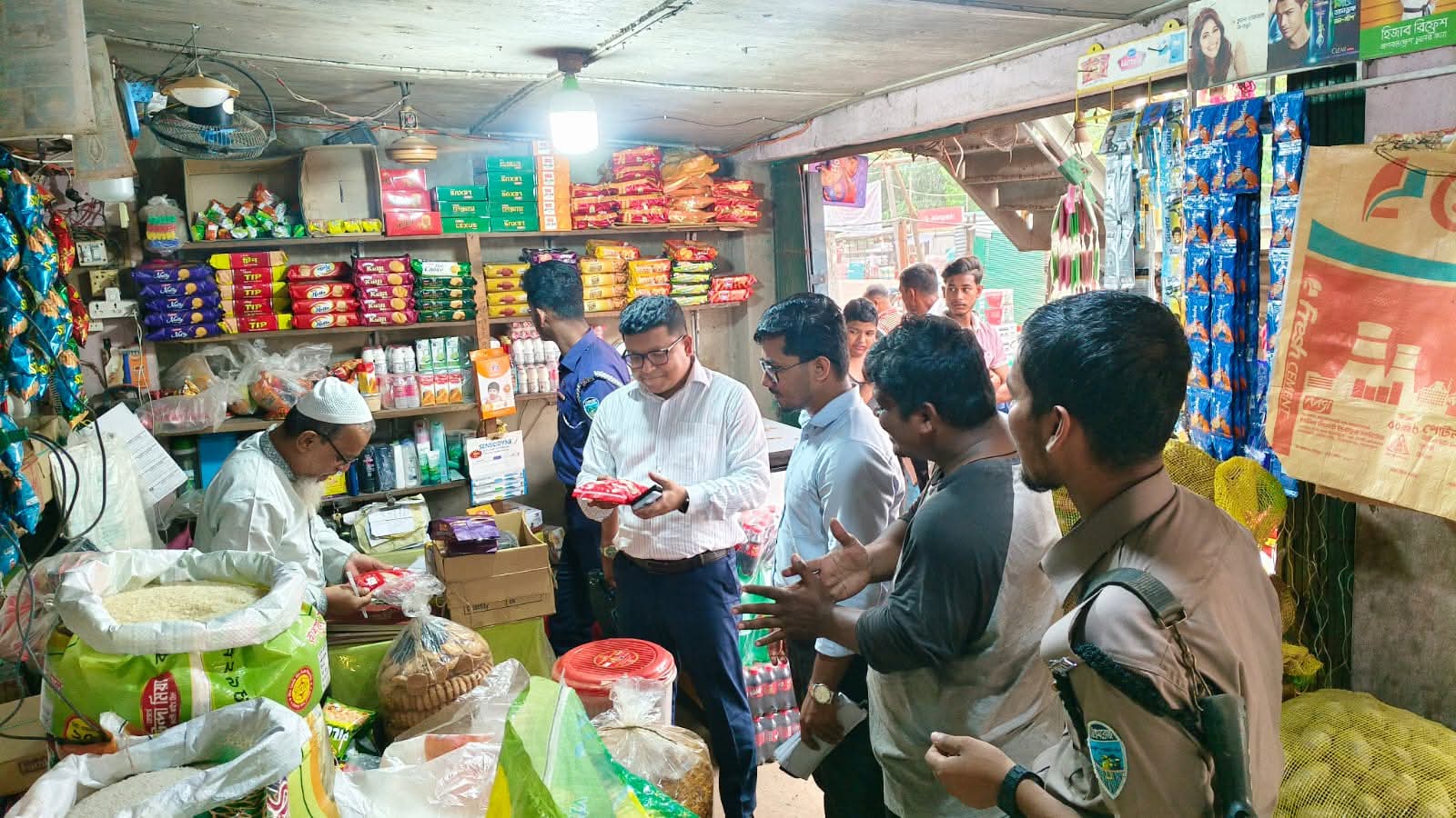 আনোয়ারায় নবাগত এসিল্যান্ডের নিয়মিত অভিযানে আতঙ্কে অপরাধীরা