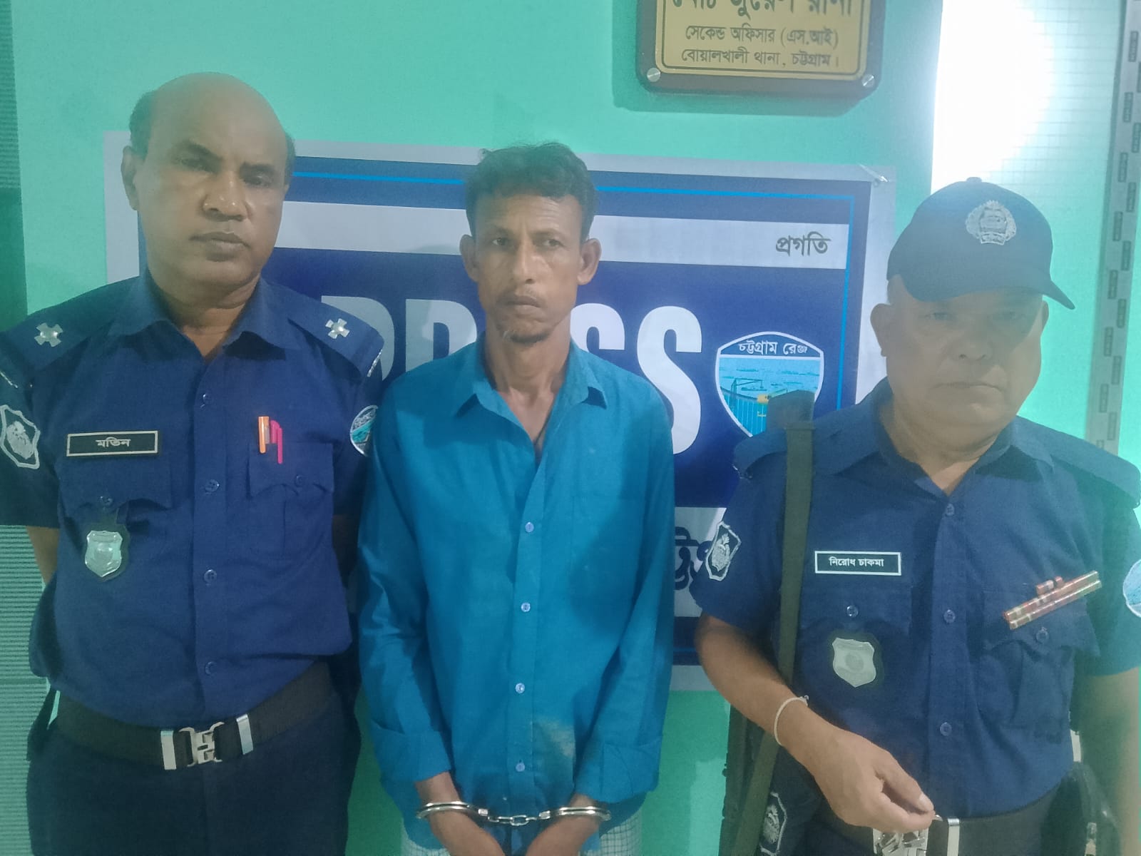 বোয়ালখালীতে ১২ লিটার চোলাই মদসহ একজন গ্রেপ্তার