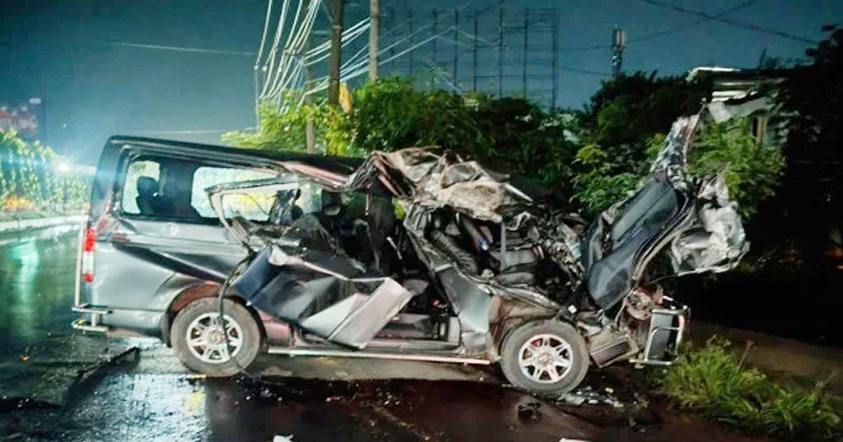 কর্ণফুলীতে কাভার্ডভ্যান-মাইক্রোবাস সংঘর্ষে নিহত ৪, আহত ১১