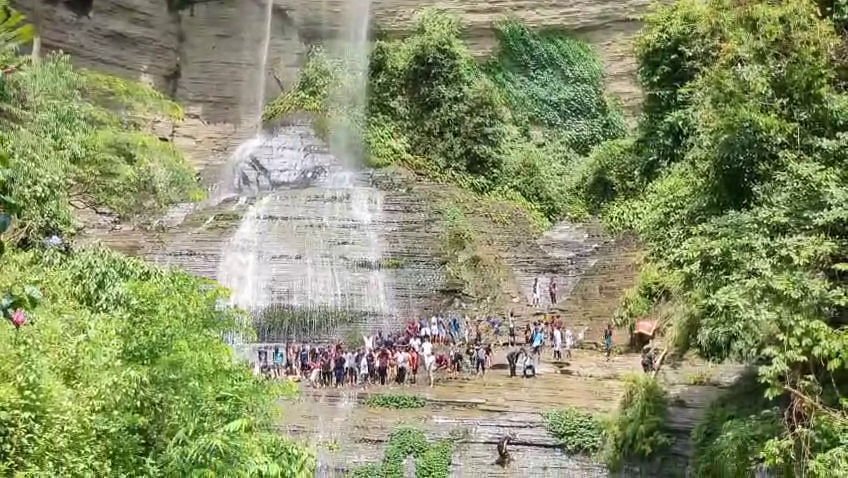 কাপ্তাই হ্রদের জলছোঁয়া সৌন্দর্যে মুখর রাঙামাটি, বাড়ছে পর্যটকের ভিড়