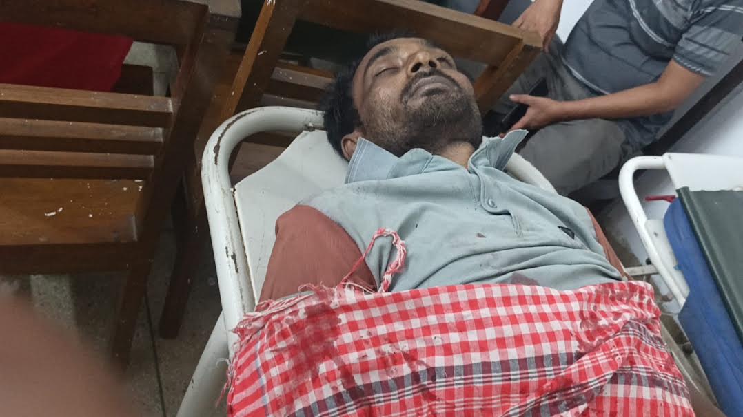 আলীকদম- নাইক্ষ্যংছড়ি সড়কে মর্মান্তিক দুর্ঘটনা: কলাবোঝাই চাঁদের গাড়ি উল্টে নিহত-০১, আহত-০৩
