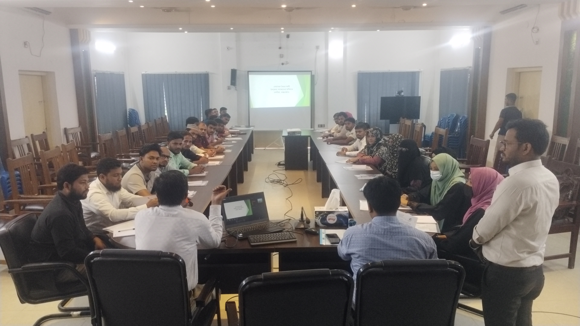 চকরিয়া ও মাতামুহুরীতে ফ্যামিলি কার্ড বাস্তবায়নে প্রশিক্ষণ শুরু