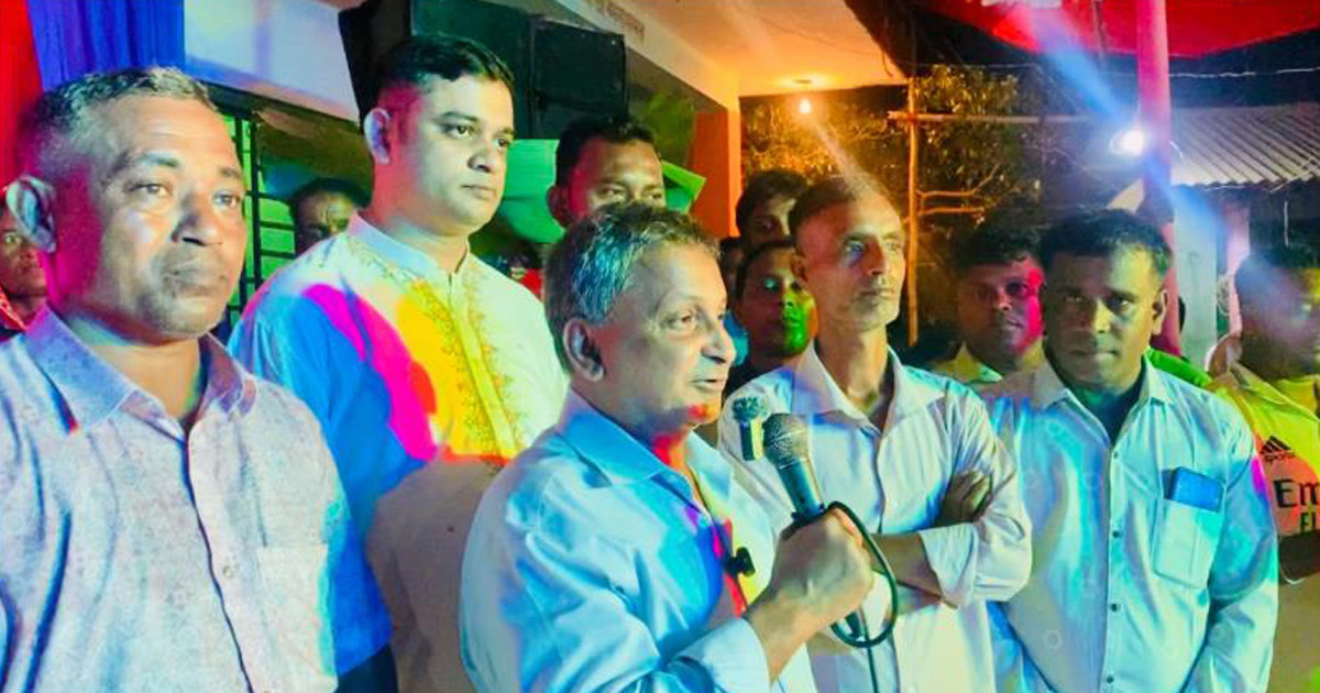 ফটিকছড়ির পূজামণ্ডপ পরিদর্শনে সরোয়ার আলমগীর এমপি