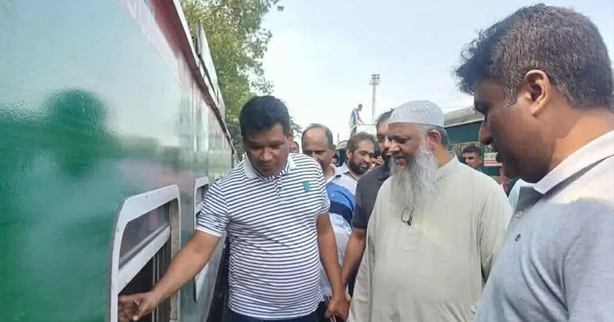 মার্শালিং ইয়ার্ড পরিদর্শনে পূর্ব রেলের মহাব্যবস্থাপক