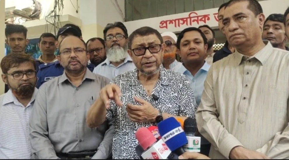 পটিয়া স্বাস্থ্য কমপ্লেক্স আকস্মিক পরিদর্শনে স্বাস্থ্যমন্ত্রী