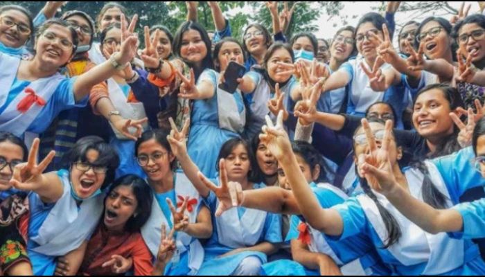 চট্টগ্রাম এইচএসসি পাসের হার ৫২.০৭ শতাংশ, জিপিএ-৫ পেয়েছেন ২৯২৯ জন