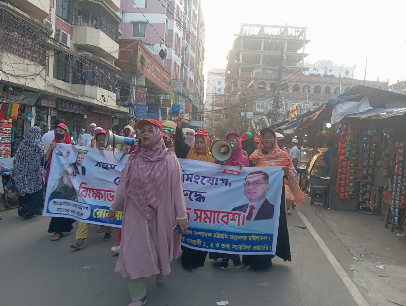পরিকল্পিত সন্ত্রাসের প্রতিবাদে বায়েজিদ বোস্তামী থানা মহিলা দলের বিক্ষোভ সমাবেশ অনুষ্ঠিত 